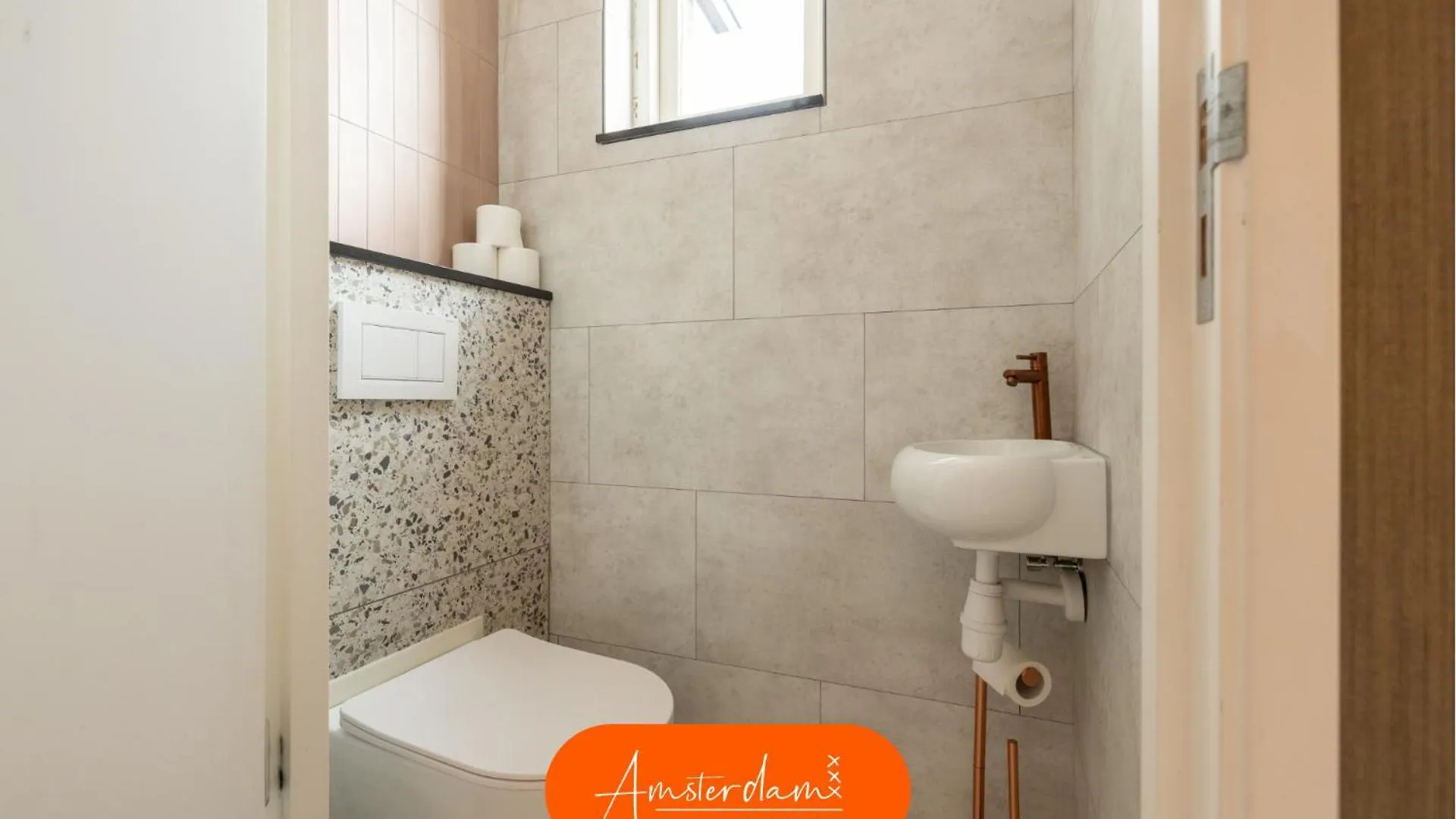 Villa Amsterdam Group Stay - 26 Beds - Jacuzzi & Sauna Zwanenburg