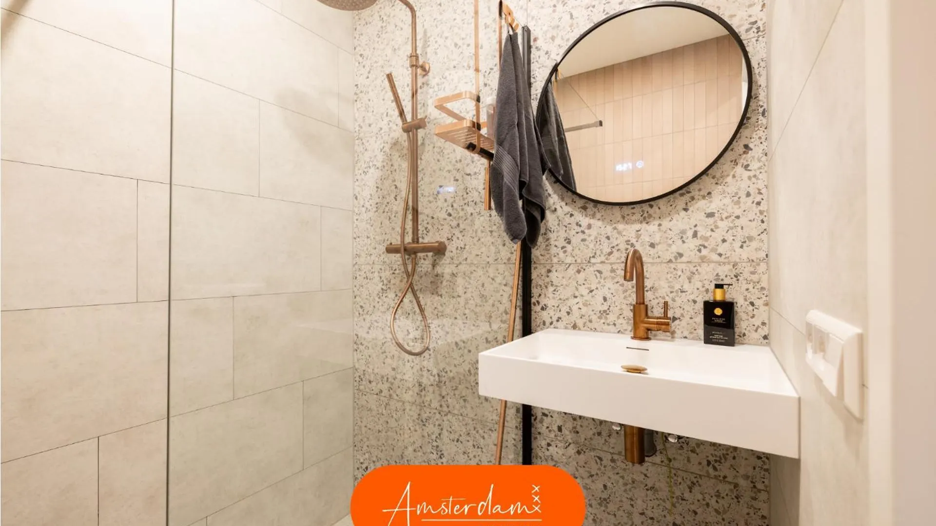 Amsterdam Group Stay - 26 Beds - Jacuzzi & Sauna Zwanenburg 0*,  Netherlands
