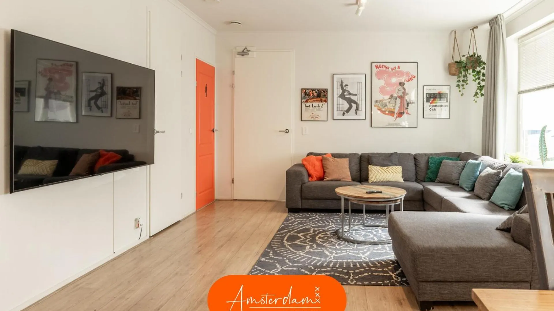 Villa Amsterdam Group Stay - 26 Beds - Jacuzzi & Sauna Zwanenburg Netherlands