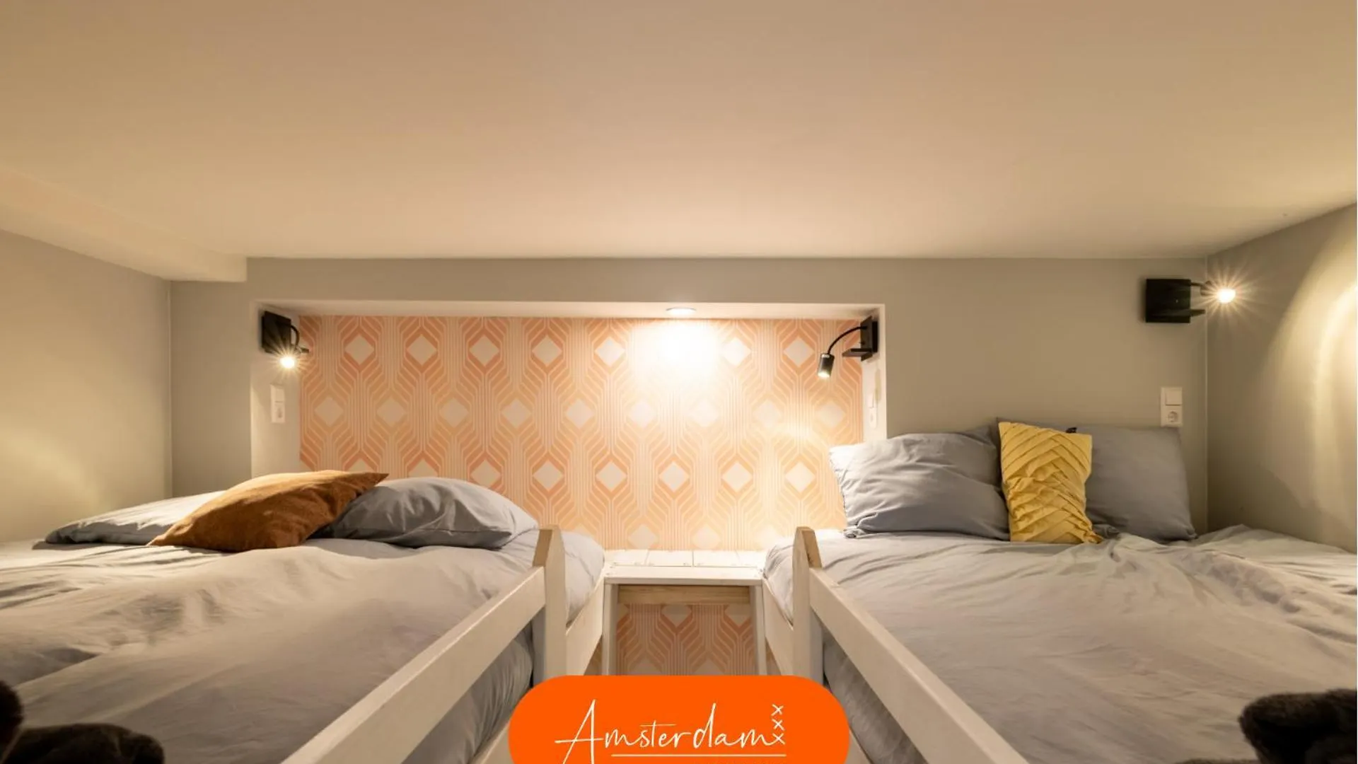 Amsterdam Group Stay - 26 Beds - Jacuzzi & Sauna Zwanenburg Villa