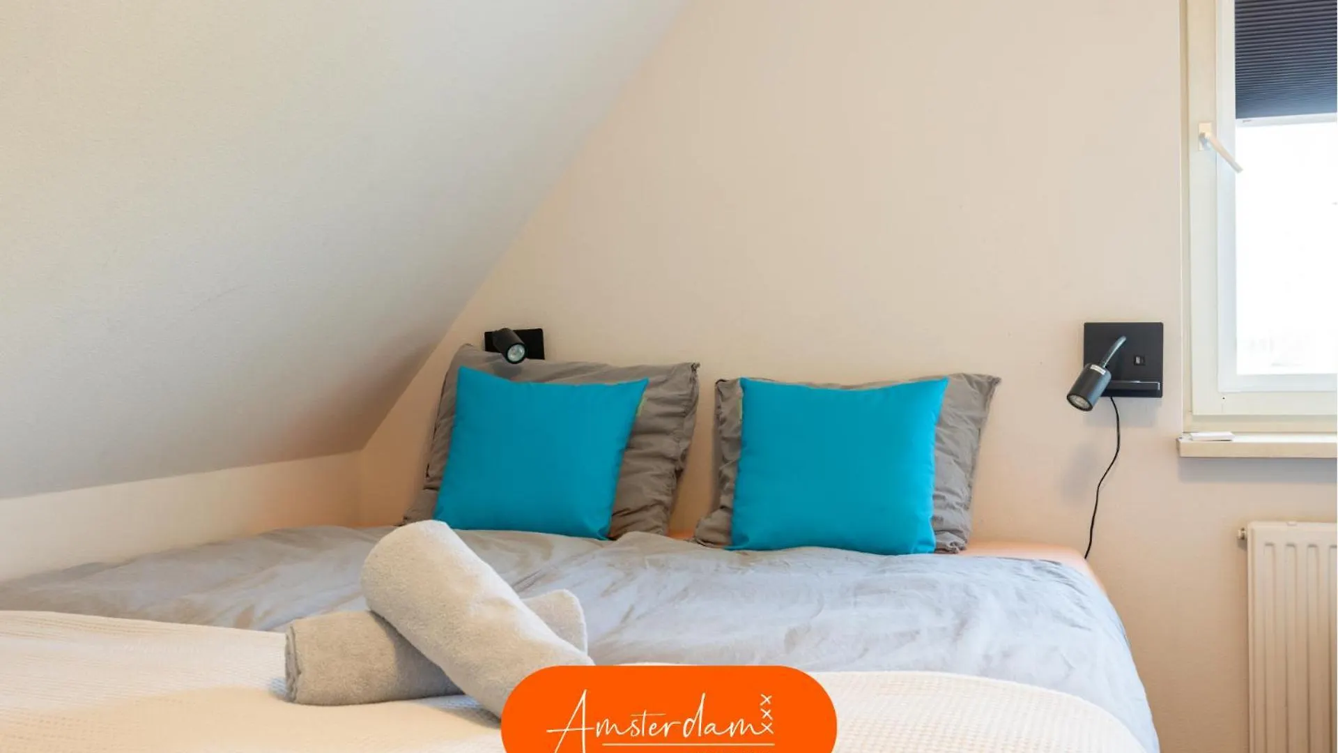 Amsterdam Group Stay - 26 Beds - Jacuzzi & Sauna Zwanenburg Netherlands